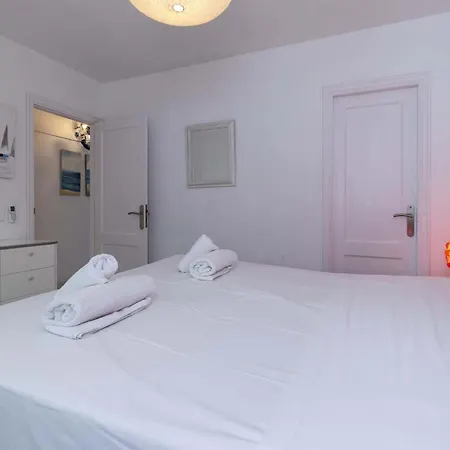 Costa Caleta 1 - Two Bed Appartamento *