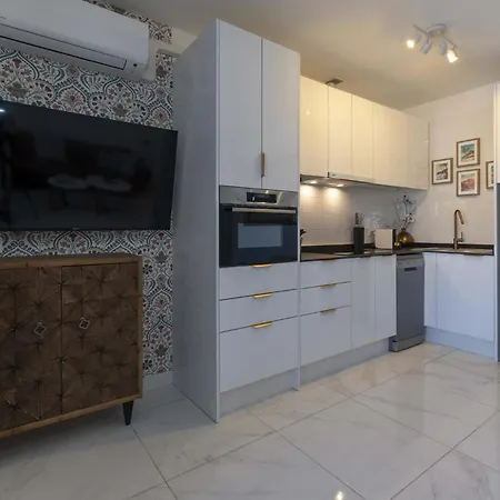 Appartamento Costa Caleta 1 - Two Bed *